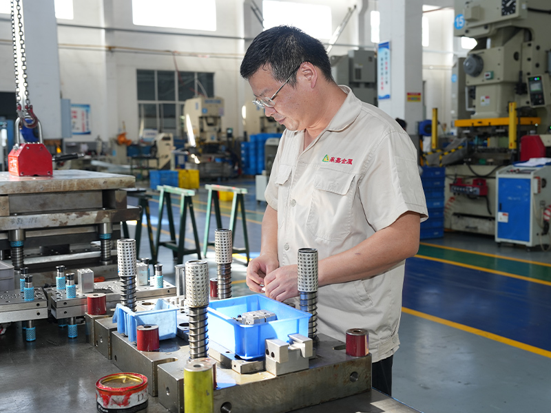 Perfektion der Aluminiumstempel - Präzisionsbildung von Aluminiumstempelteilen