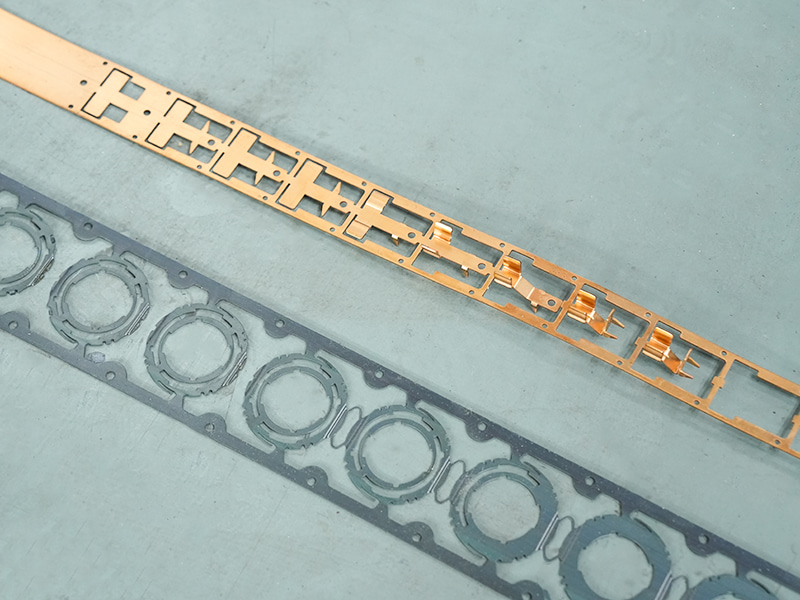 Materialstreifen und Schimmel